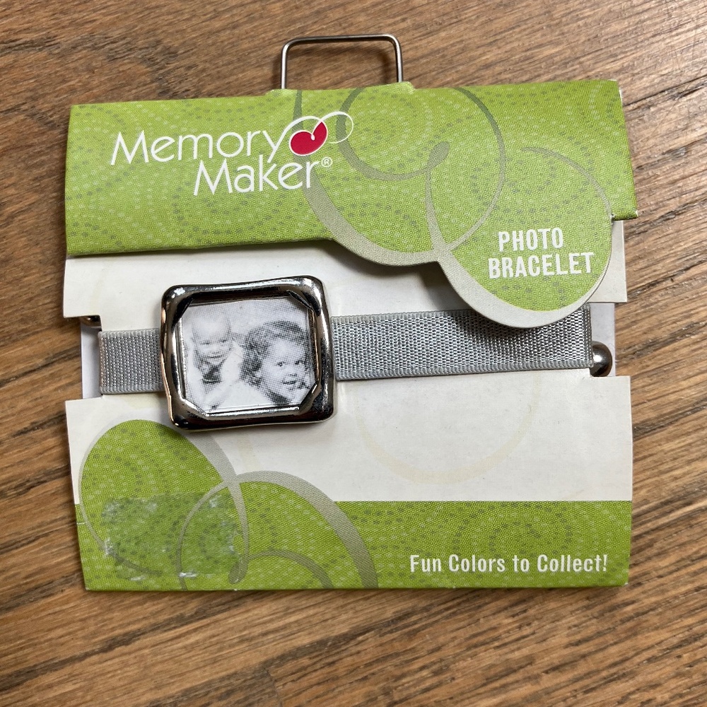 Memory Maker adjustable elastic bracelet new!